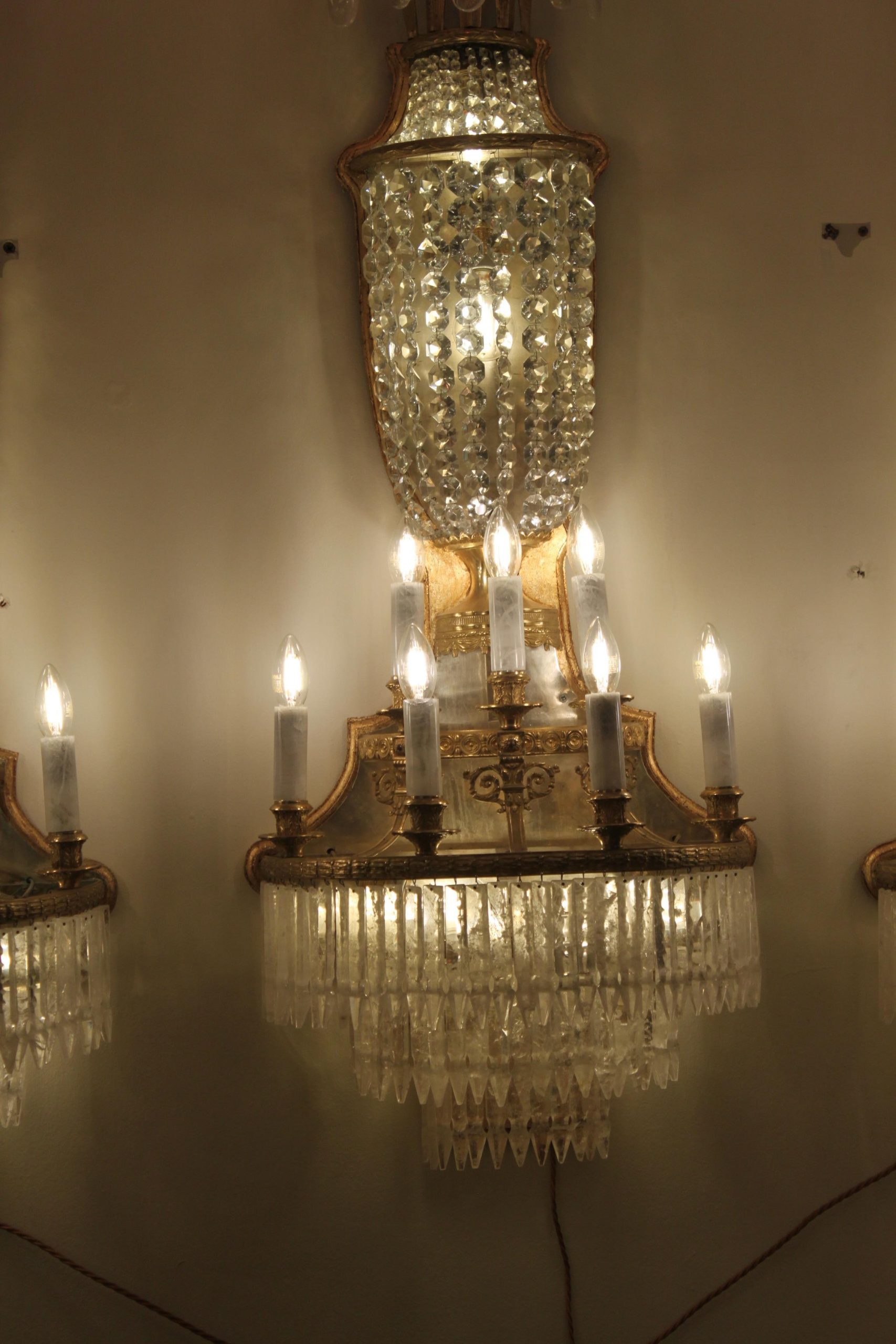 Set of six French gilt brass & rock crystal 11 light wall lights - Image 4